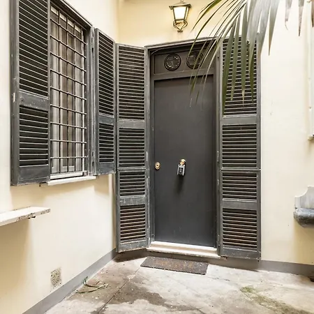 Il Cortile Di Via Dei Banchi Vecchi Appartamento *